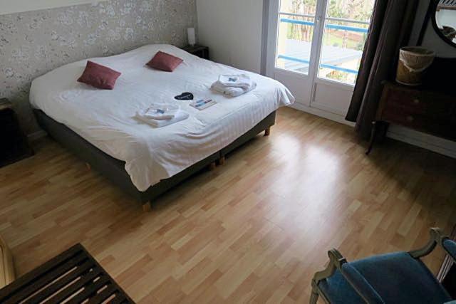 Quarto Estandar Cama King, Auberge Du Vieux Puits