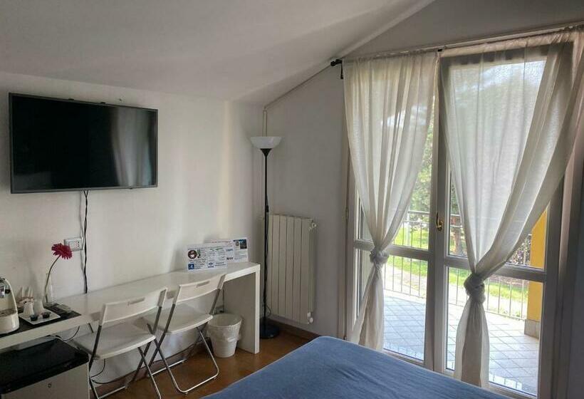 اتاق لوکس با بالکن, B&b Villa Milano By Rhospitality It