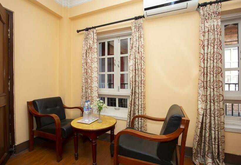 اتاق استاندارد یک نفره, Harry S Home