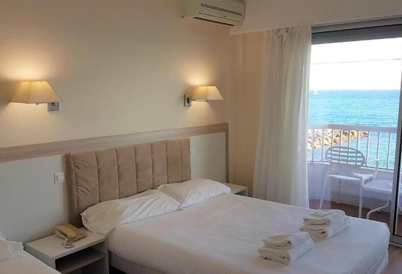 Triple Room Sea View, Le Dauphin