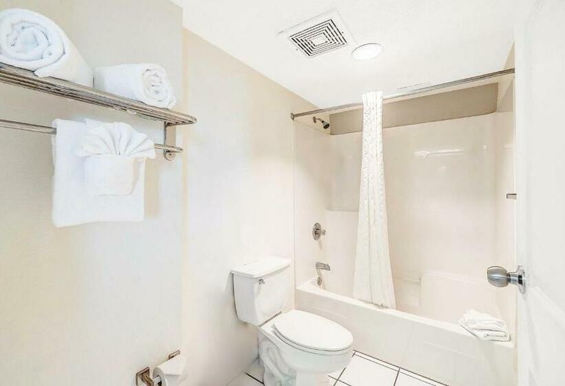 Quarto Estandar Cama King, Holiday Terrace Beachfront Hotel, A By The Sea Resort
