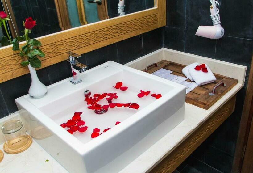 اتاق لوکس با چشم‌انداز دریا, Sonata Resort & Spa