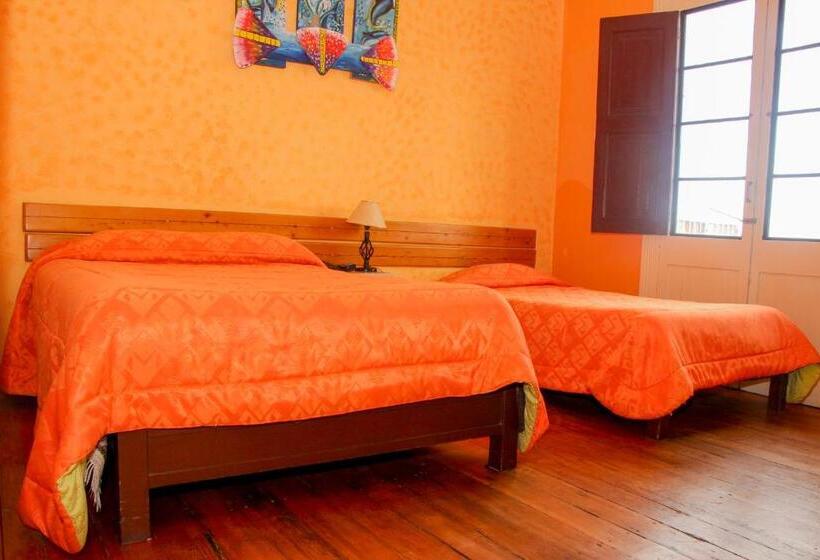 标准三人间, Hostal Los Balcones De Moral Y Santa Catalina