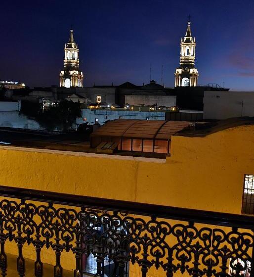 标准间带阳台, Hostal Los Balcones De Moral Y Santa Catalina