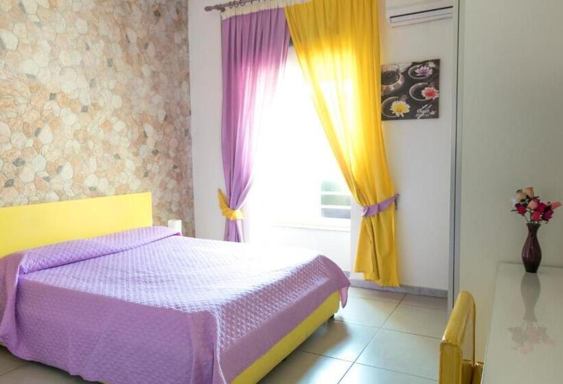 اتاق استاندارد, Megaride Santa Lucia