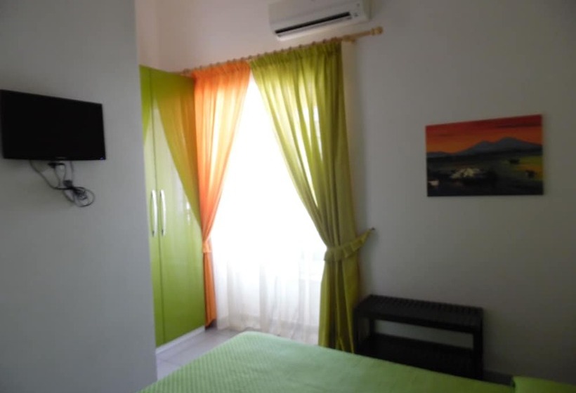 اتاق استاندارد, Megaride Santa Lucia