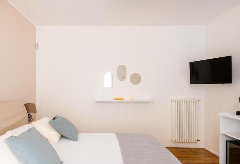 Standard room with outdoor bath, Moncada Suites & Apartments