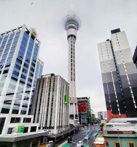 تختخواب در اتاق مشترک, Surf  N  Snow Backpackers