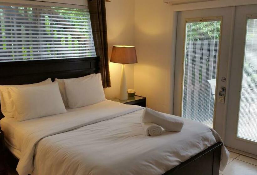 Номер Стандарт, The Cabanas Guesthouse & Spa   Gay Resort Catering To Gay Men