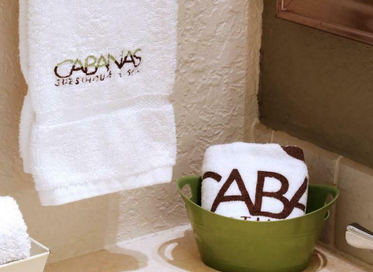 キングサイズベッドのスタンダードルーム, The Cabanas Guesthouse & Spa   Gay Resort Catering To Gay Men