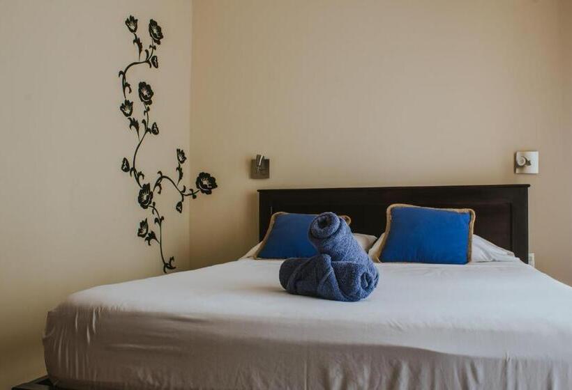 Номер Стандарт с Балконом, Casa De Lis Hotel & Tourist Info Centre