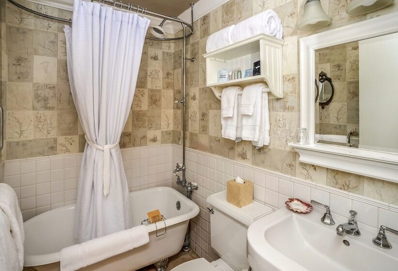 Люкс, Cannon Beach Hotel Collection