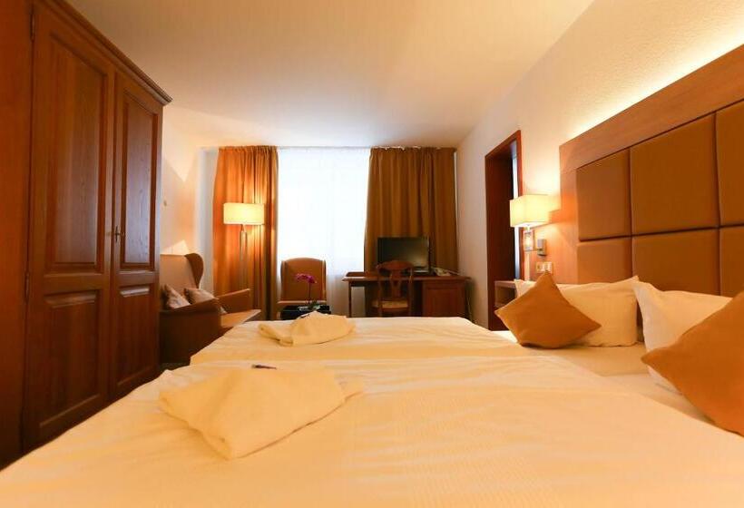 Suíte Familiar, Parkhotel Forsthaus