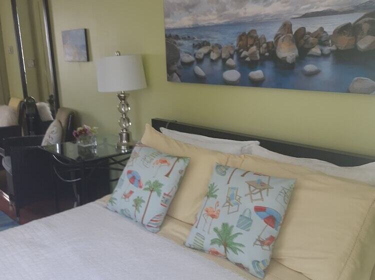 スタンダードルーム, A Float Home B&b In Fisherman’s Wharf