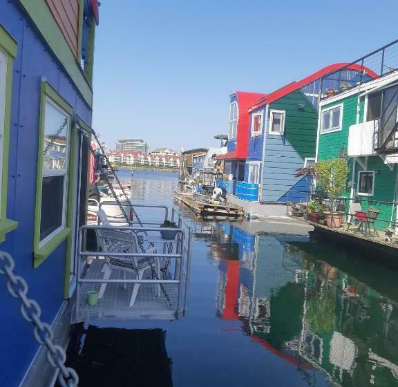 スタンダードルーム, A Float Home B&b In Fisherman’s Wharf