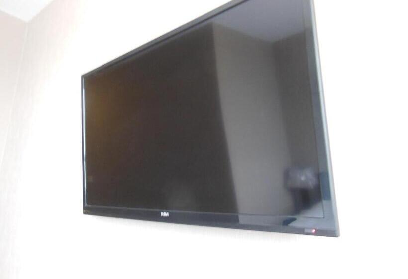 חדר סטנדרט עם מיטת קינג, Nu Hotel Toronto Airport