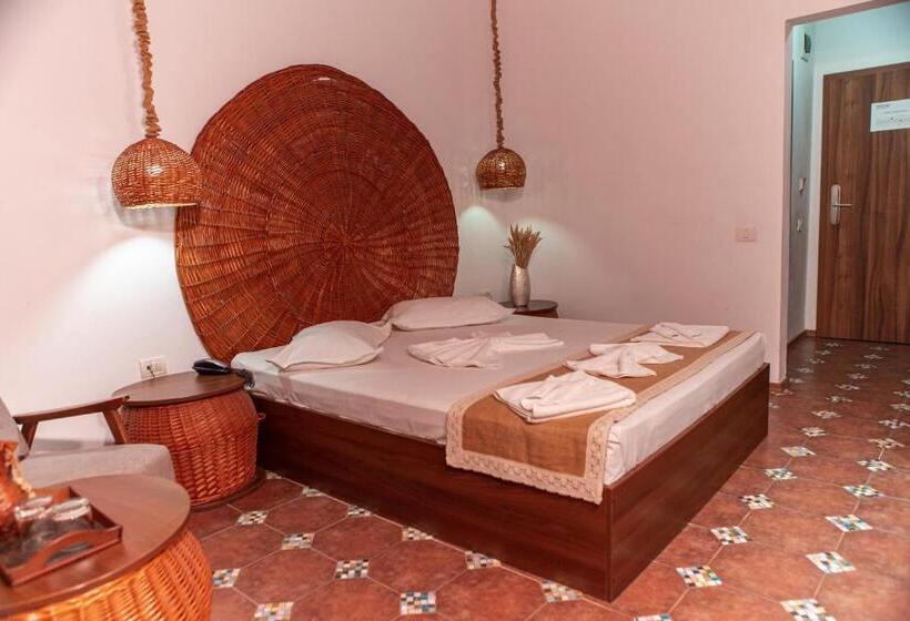 غرفة قياسية مزوَّدة بشُرفة, 2d Resort And Spa