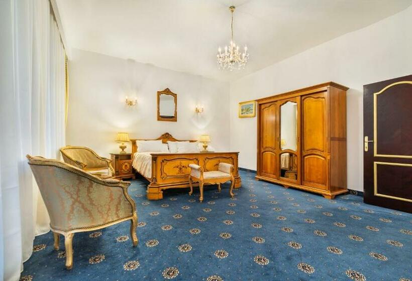 سوئیت پریمیوم, Aurelius Imparatul Romanilor Hotel & Spa