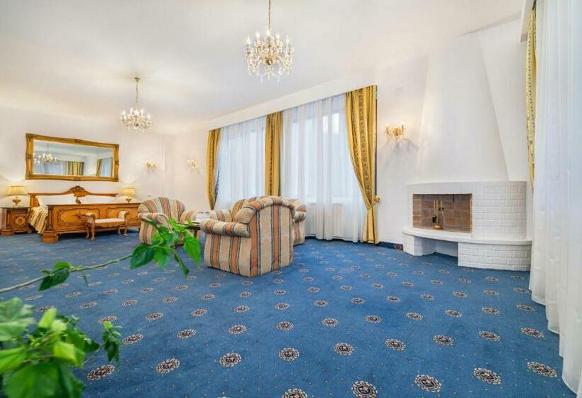 سوئیت پریمیوم, Aurelius Imparatul Romanilor Hotel & Spa