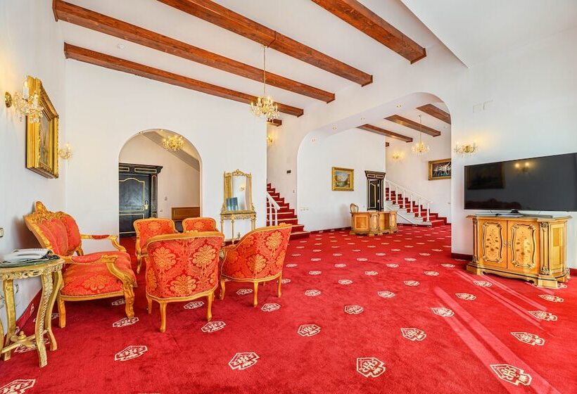سوییت لوکس, Aurelius Imparatul Romanilor Hotel & Spa