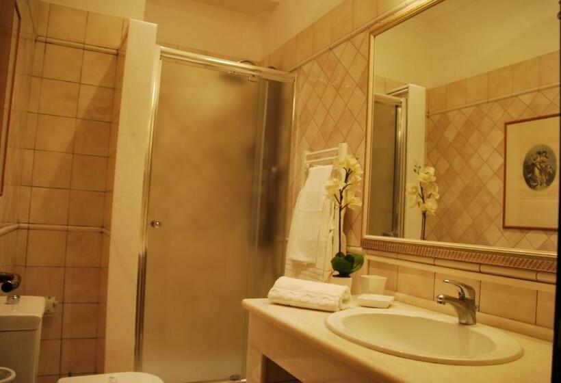 اتاق استاندارد سه نفره, Domus Mariae Albergo