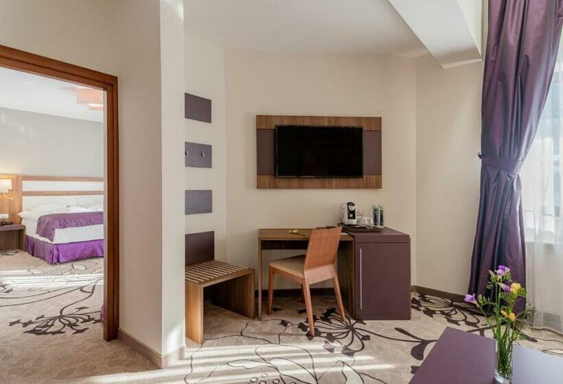 سوییت جونیور لوکس, Miruna   New Belvedere