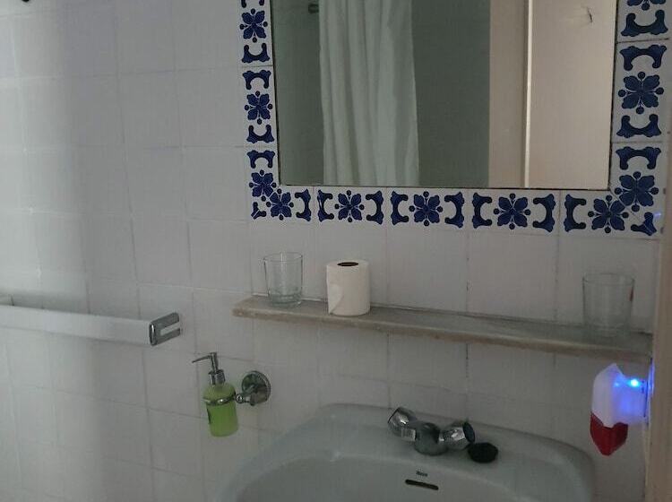 Номер Стандарт Трехместный, Hostal Alicia