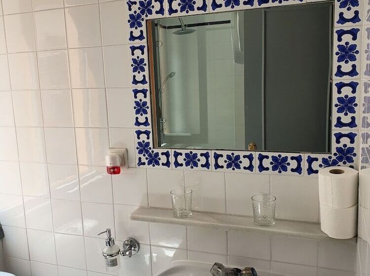 Номер Стандарт Трехместный, Hostal Alicia