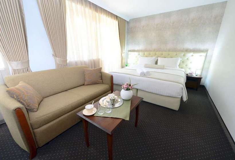 اتاق لوکس با بالکن, Alexandar Square Boutique