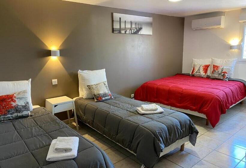 Семейный Номер, Logis Hôtel La Chaumière