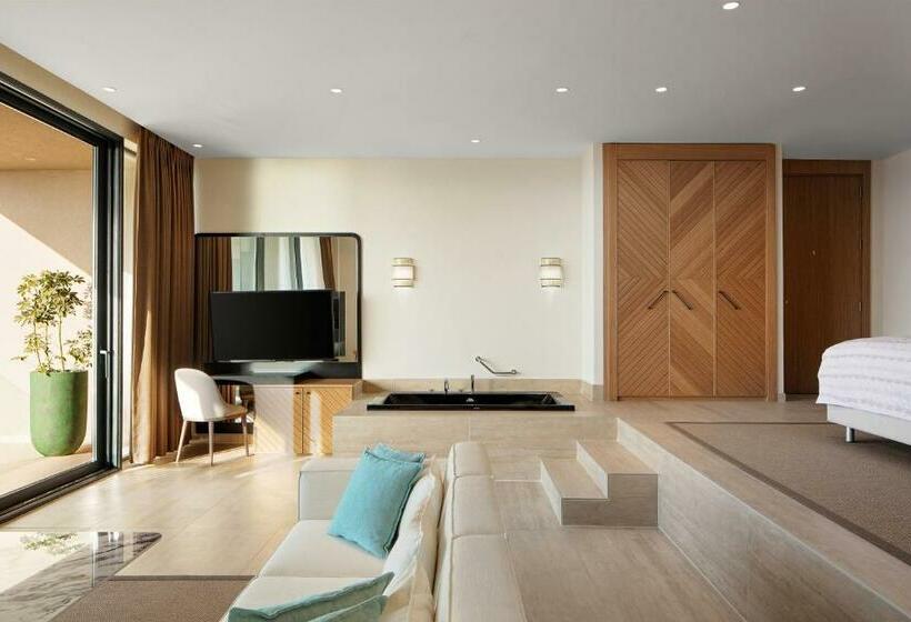 キングサイズベッドのスイートルーム, Le Méridien Bodrum Beach Resort