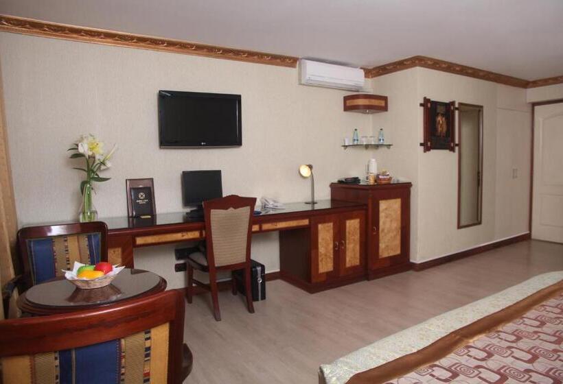 سوییت اجرایی, Oro Inn