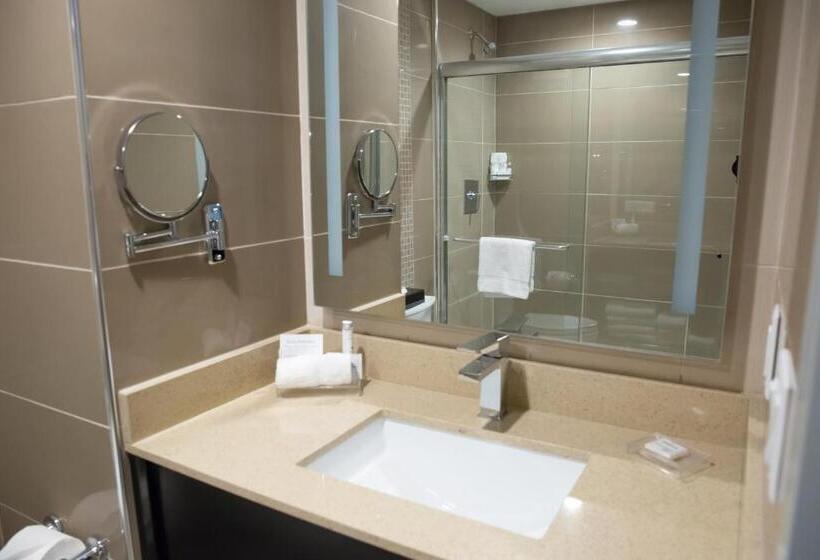 جناح, Best Western Premier Nyc Gateway