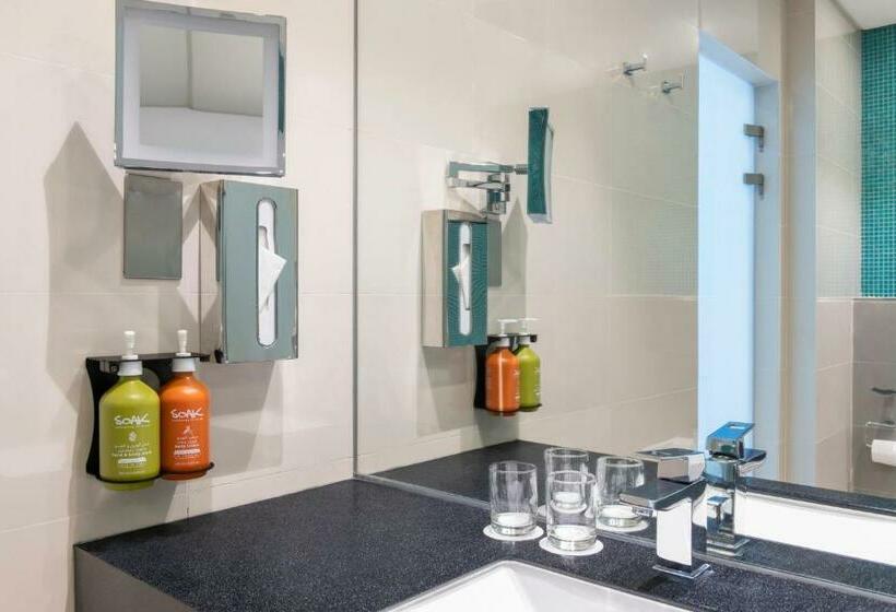 اتاق استاندارد با تخت بزرگ, Holiday Inn   Doha   The Business Park, An Ihg