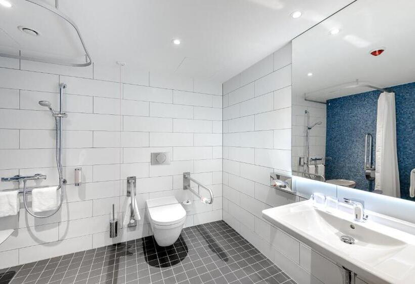 اتاق استاندارد برای معلولان, Holiday Inn Express   Berlin   Alexanderplatz, An Ihg