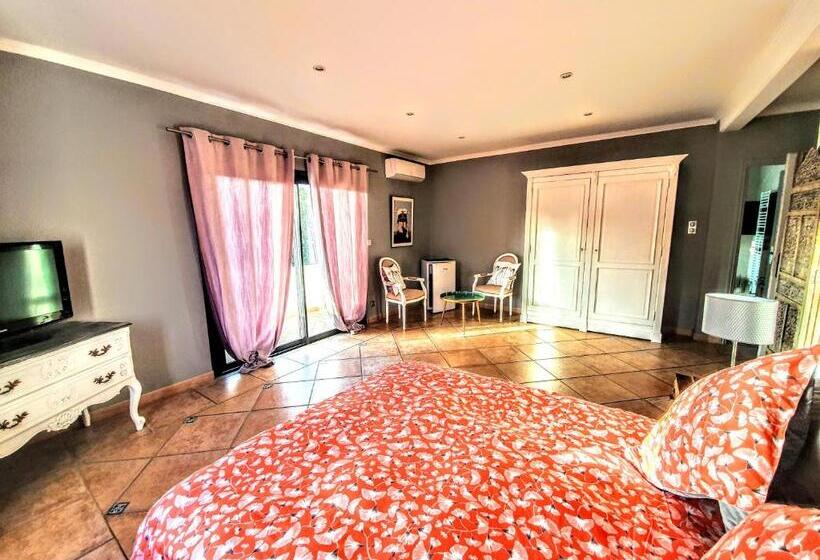 Номер Deluxe, La Villa Blanche