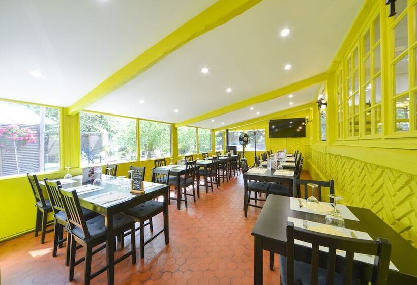 اتاق استاندارد سه نفره, Logis   Hotel Restaurant La Mire