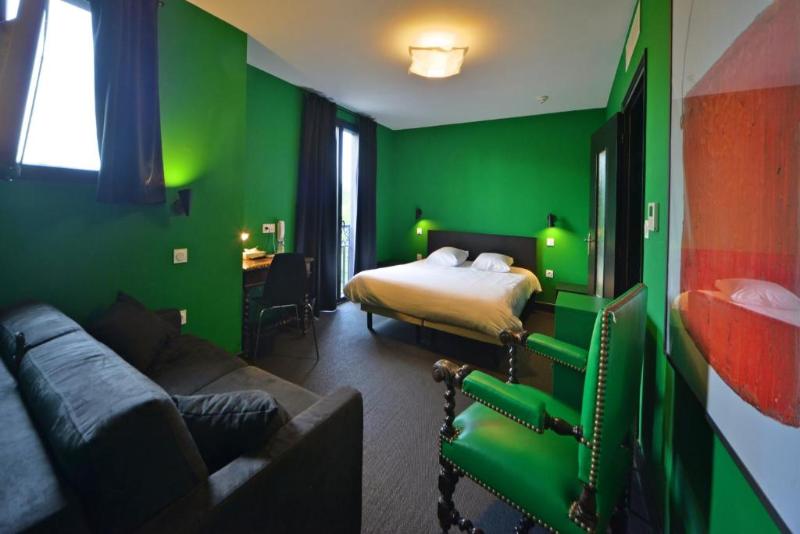 اتاق استاندارد سه نفره, Logis   Hotel Restaurant La Mire