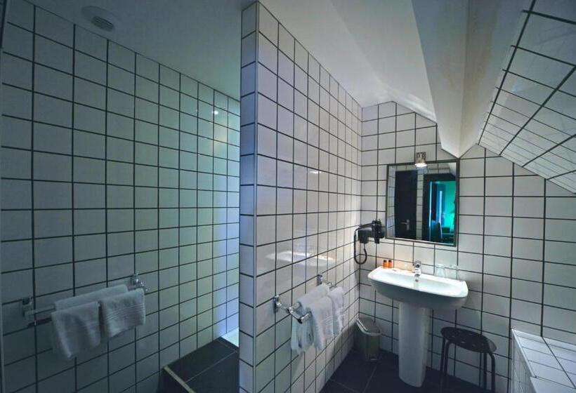 اتاق استاندارد سه نفره, Logis   Hotel Restaurant La Mire