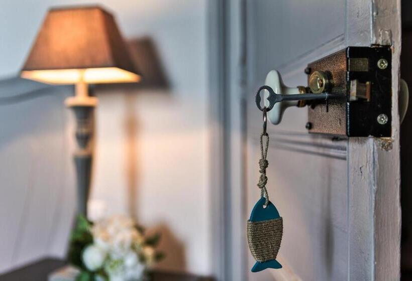 غرفة سوبيريور مطلة على المتنزه, Le Petit Manoir De Kériolet