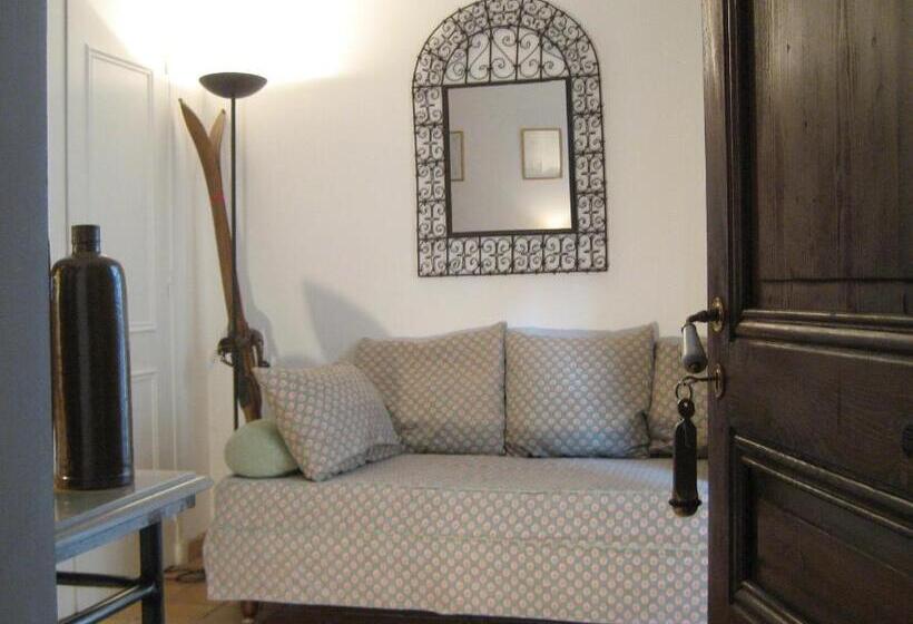 سوییت, Maison D Hôtes De L Evêché