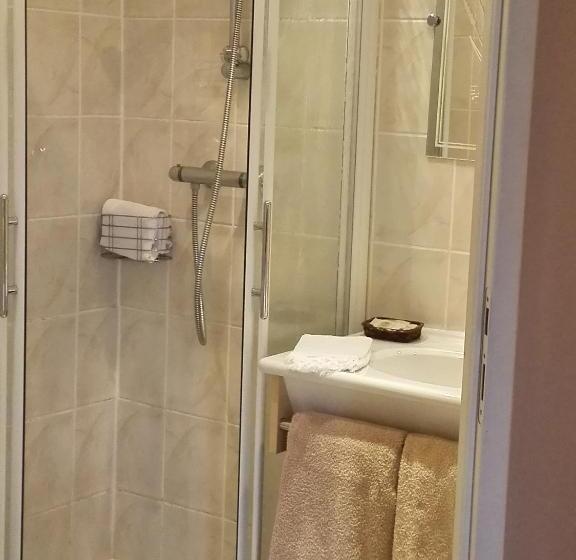 标准单人间, Auberge Du Grand Chene