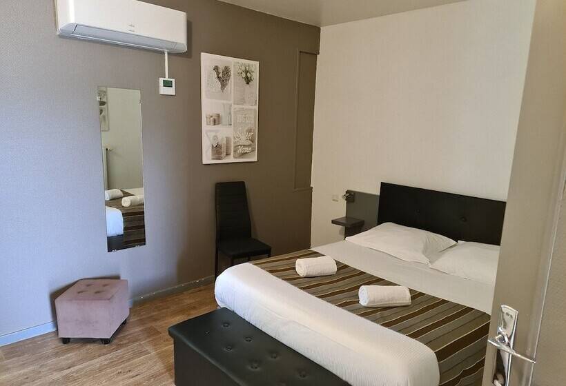 اتاق خانوادگی, Hôtel La Mirandole