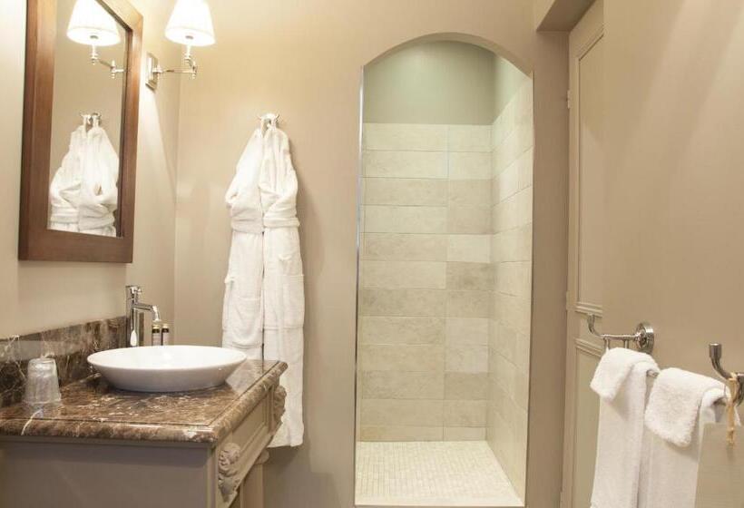 اتاق خانوادگی, Hôtel Restaurant Spa Le Sauvage