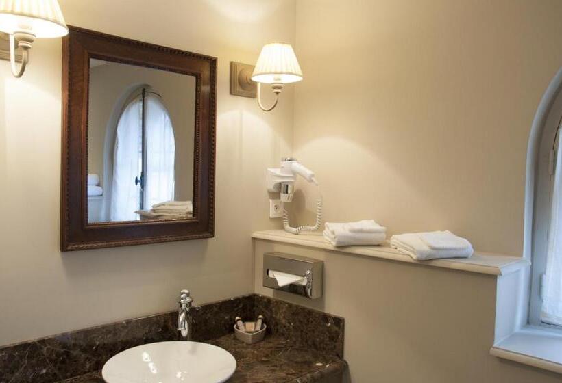 اتاق راحتی سه تخته, Hôtel Restaurant Spa Le Sauvage