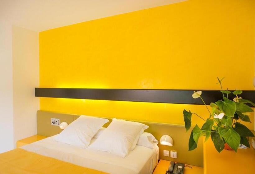 Номер Комфорт, Hôtel Urbain V