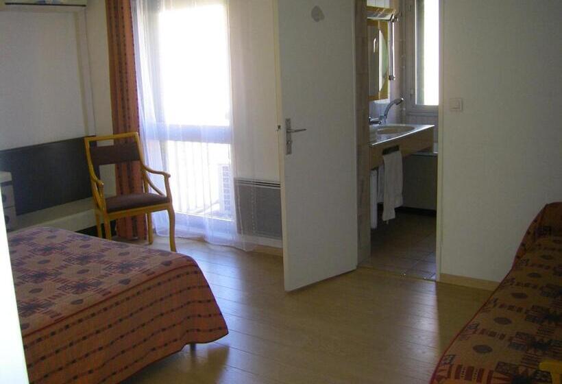 Номер Стандарт Трехместный, Hôtel Urbain V