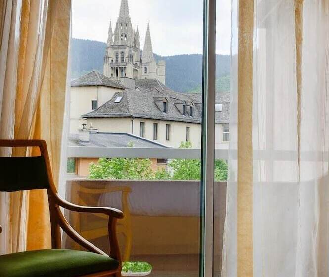 Номер Комфорт, Hôtel Urbain V