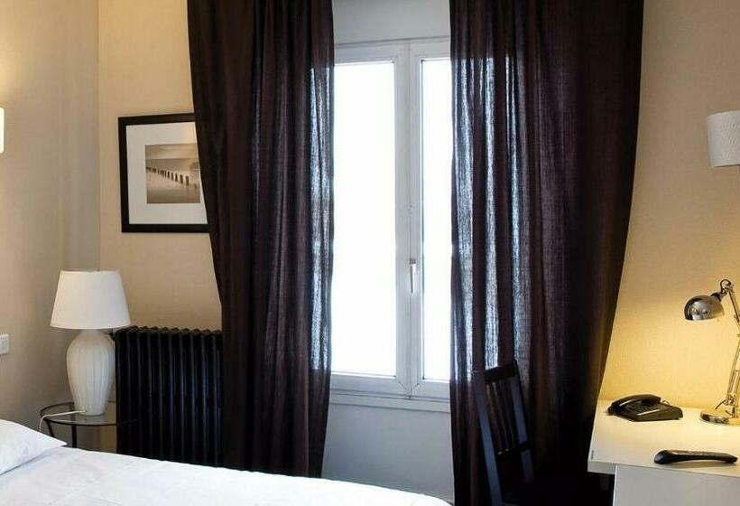 اتاق استاندارد, L'etoile D'or