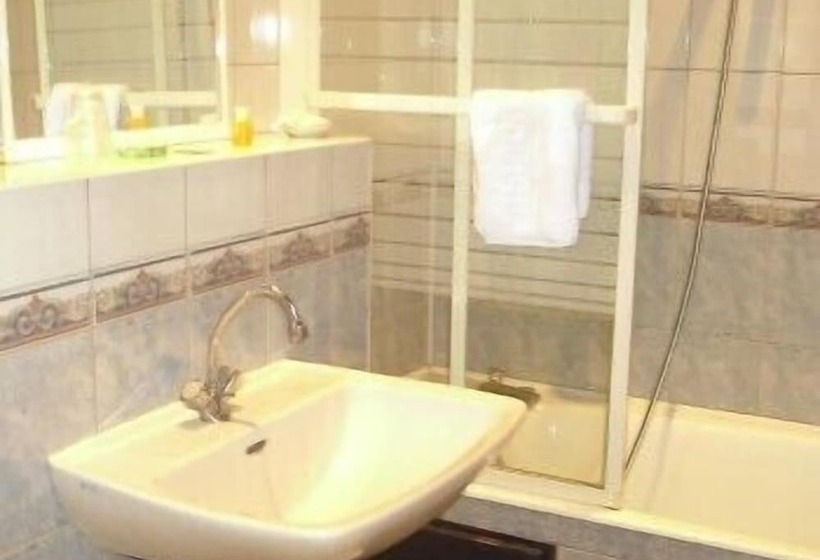 اتاق استاندارد یک نفره, Hôtel De Paris